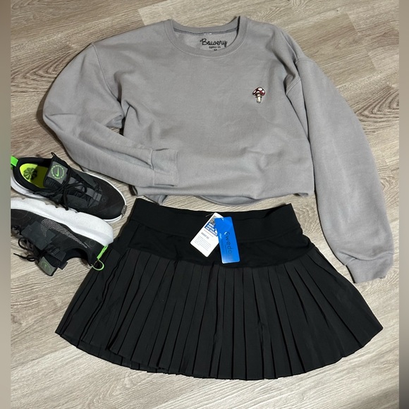 Large mini short-skirt - Picture 3 of 5